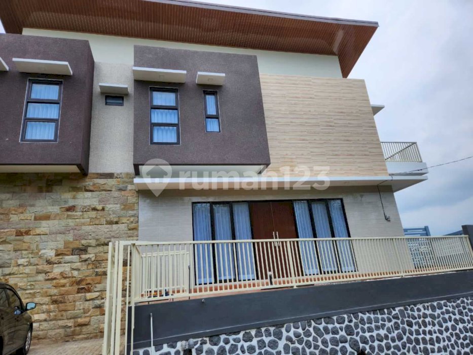 Dijual Villa: Villa Di Batu