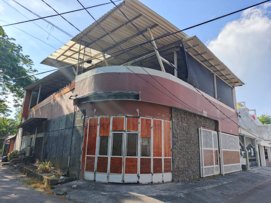 Jual Rumah Hoek, lokasi strategis di Tambaksari, Surabaya