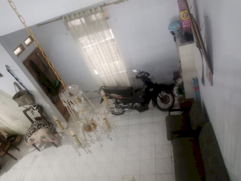 Di jual rumah lokasi strategis di  Sukatani Depok