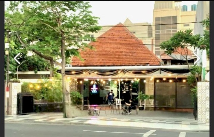 Disewakan Rumah usaha Raya ambengan 1.5 lantai