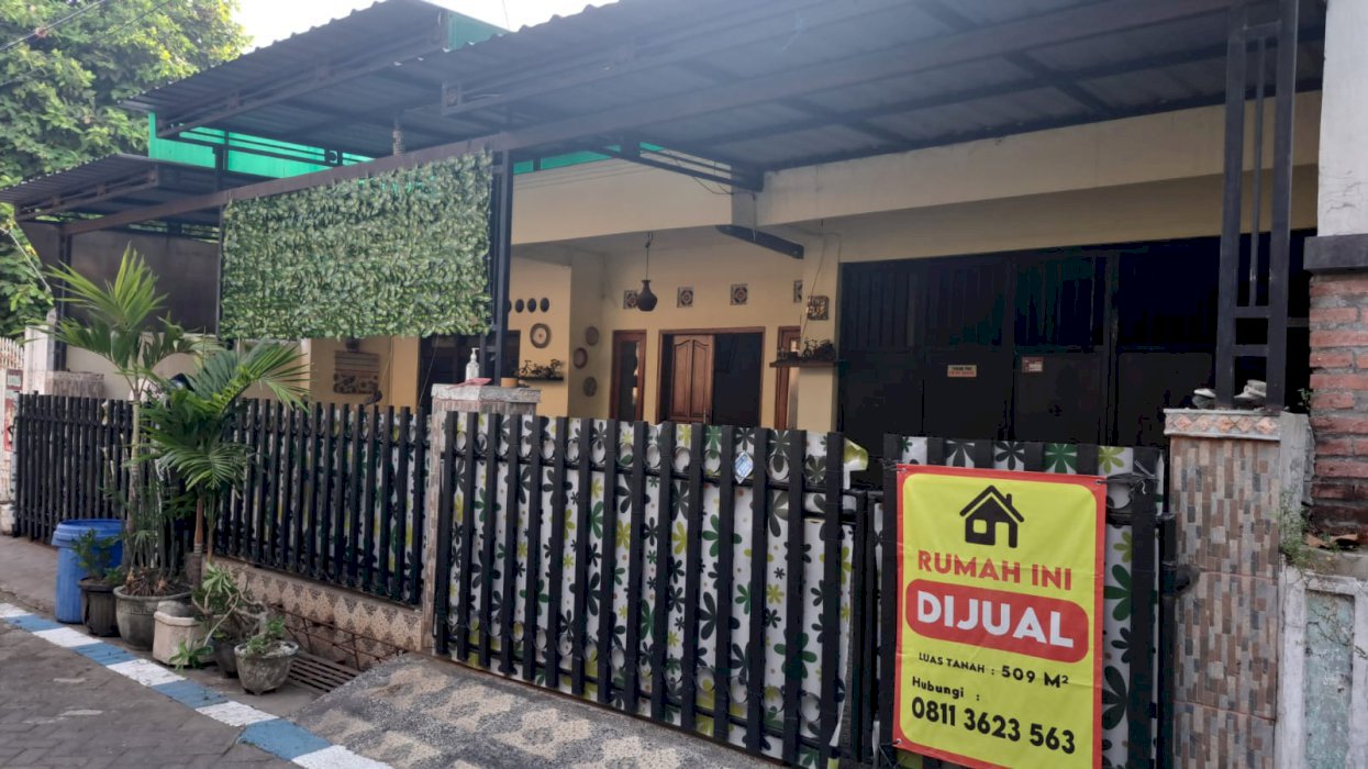 Di jual rumah siap hunni lokasi strategis Sawotratap Sidoarjo