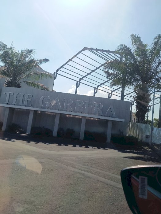 DIJUAL RUMAH GREENLAND RESIDENCE HARGA RUGI , SEMI FURNISH 2lt,SHM