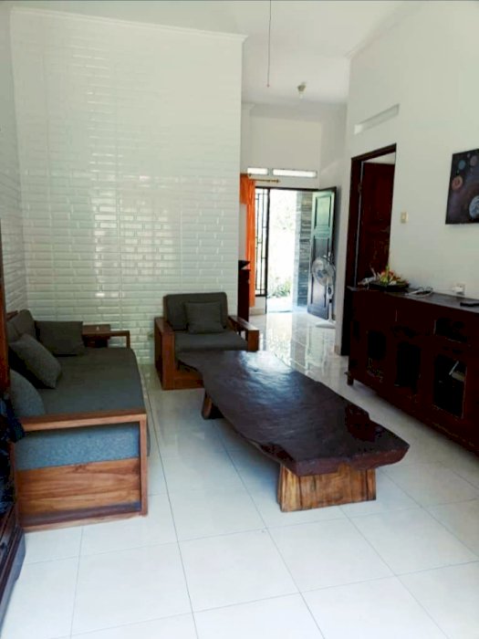 Sewa Tahunan Rumah Semi Villa Full Furnish Desa kutuh-kuta selatan