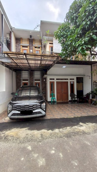 Dijual Rumah di Jalan Raya Warung Silah