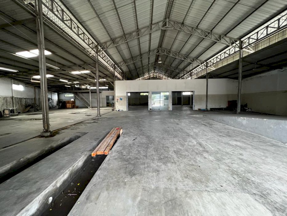 investasi Menguntungkan! Gudang Siap Pakai  jl. Laksamana bintan.