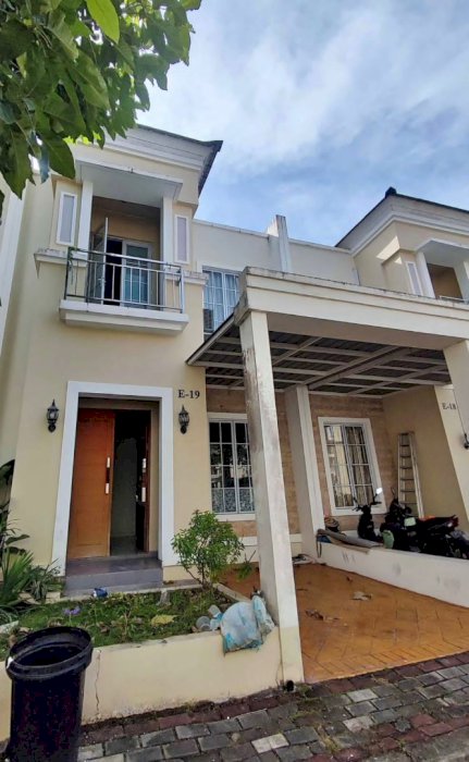 DIJUAL — RUMAH HOOK 3 LANTAI PREMIUM | BATAM CENTER