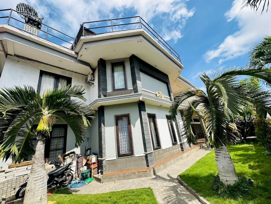 Di jual rumah mewah siap huni Renon Denpasar