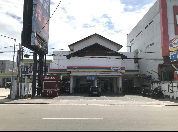 Gedung Indomaret Bundaran Kota Gorontalo Akan Dijual !!!!