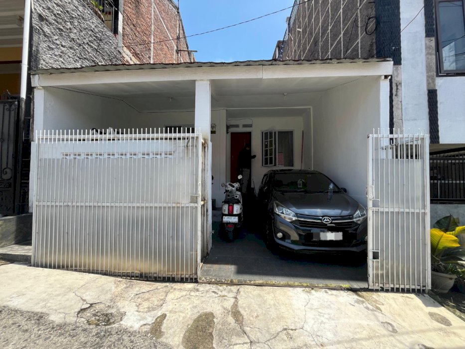 Di jual murah rumah strategis di Cimekar Cileunyi Bandung Timur