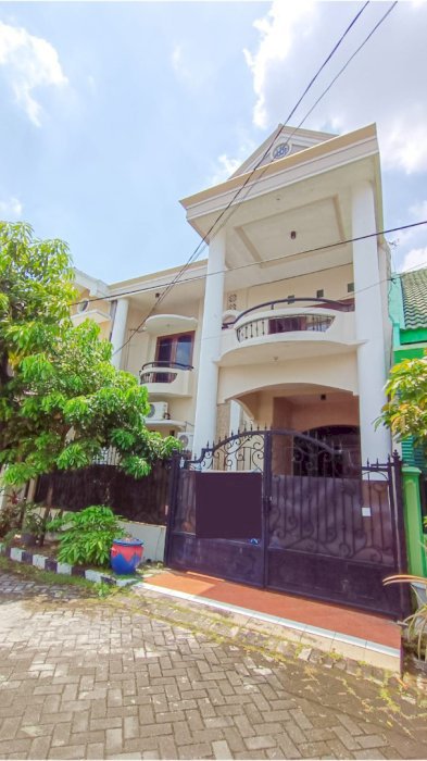 Di jual rumah siap huni Taman pondok indah