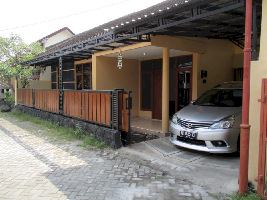 Rumah Dijual di Purwomartani, Yogyakarta, Strategis, Dekat Tol, Nyaman