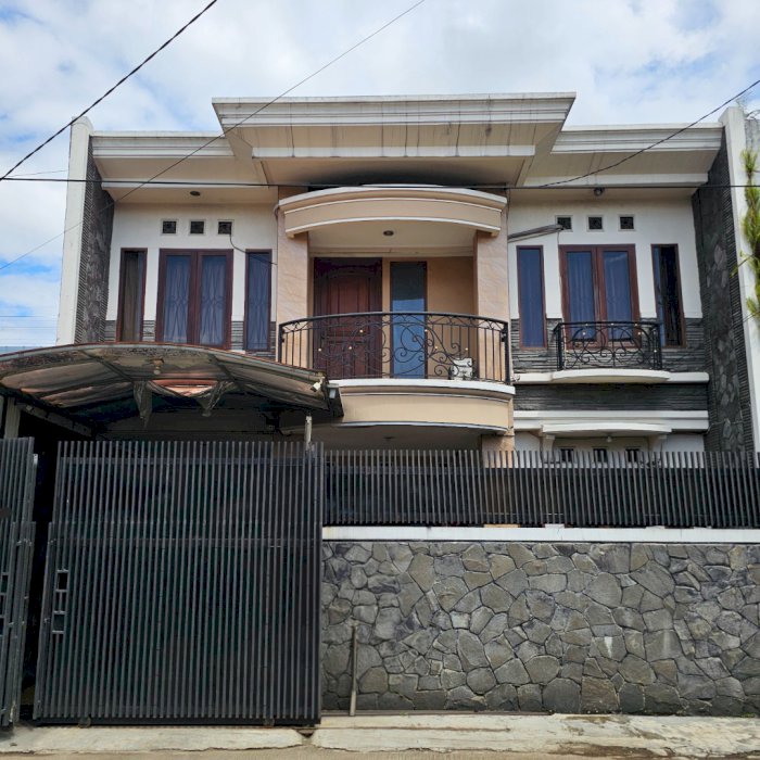 MURAH Rumah Mewah 2 lantai Taman Holis Indah Siap Huni Taman Kopo TKI