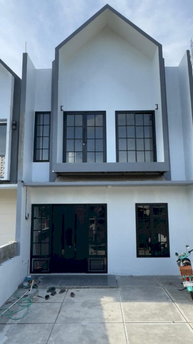 Rumah 2 lantai dijln pagelarang cipayung lubang buaya Jakarta timur