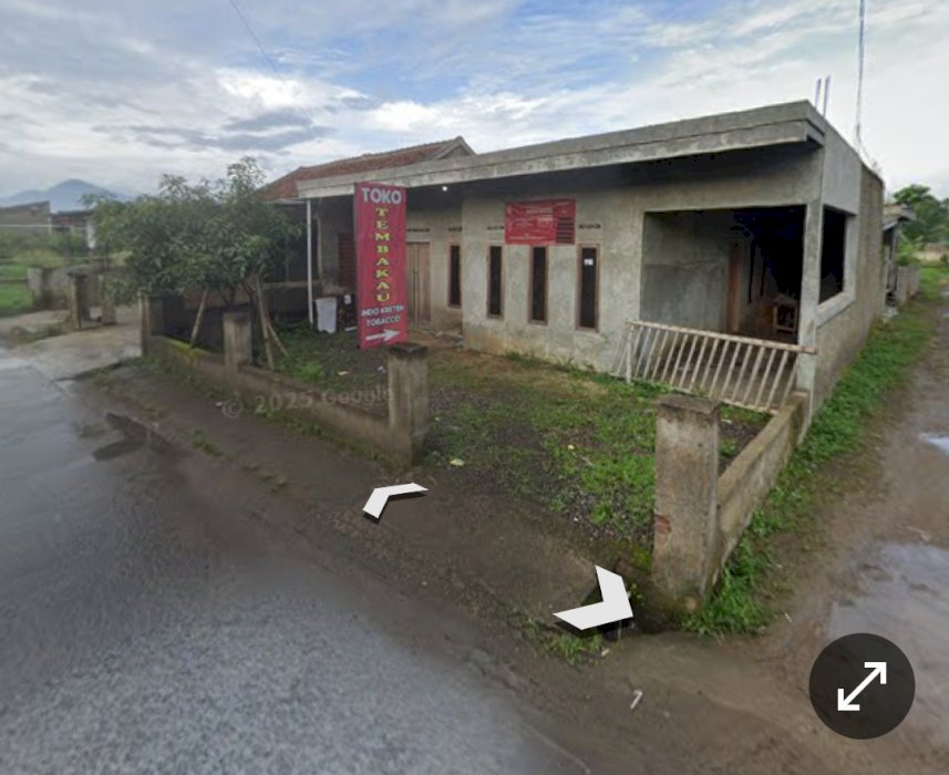 D jual rumah pinggir jalan utama