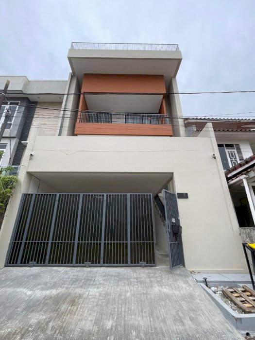Dijual Cepat Rumah Mewah 4 Lantai Pulomas