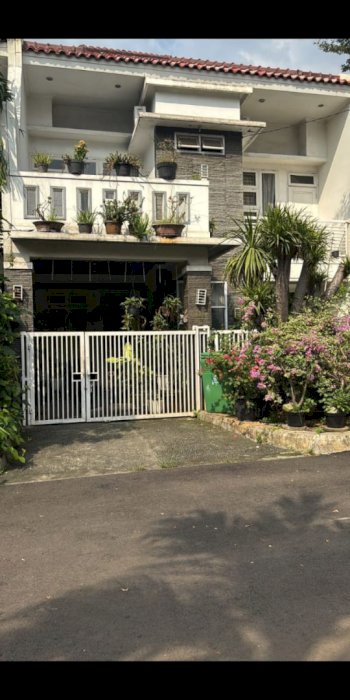 Dijual rumah strategis