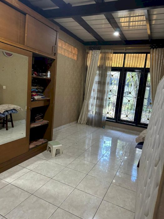 DIJUAL Rumah  Mewah Klasik dan Strategis Kavling DPRD DKI Cibubur