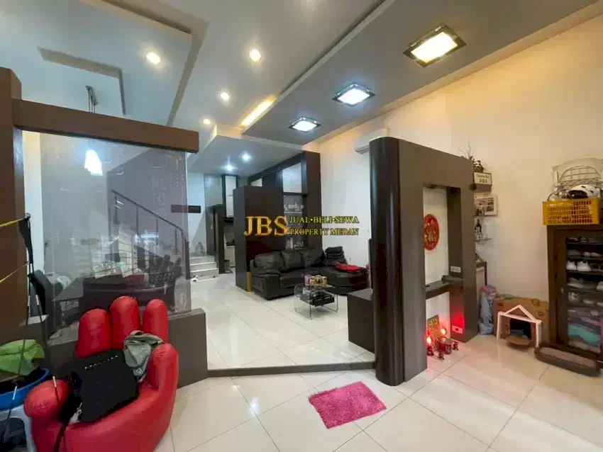 Jual Rumah Fully Furnished 2,5 Tingkat di Komplek Cemara Asri Medan