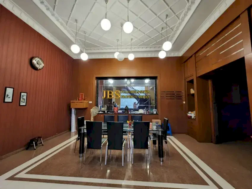 Jual Rumah Hook Fully Furnished di Komplek Cemara Asri Medan Jalan