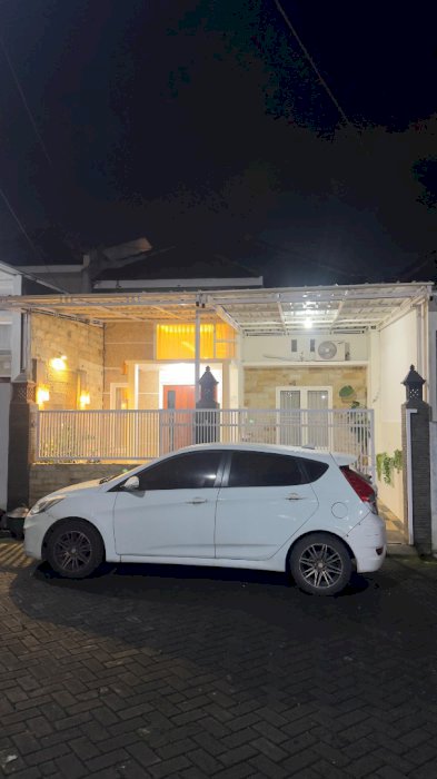 Di sewakan rumah bagus siap huni Perum Debanna Kota Malang