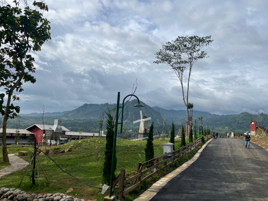 Tanah masuk mobil SHM puncak dua bogor