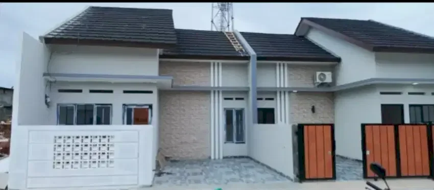 RUMAH BARU SIAP HUNI PERBATASAN JOGLO JAKBAR DAN CILEDUG