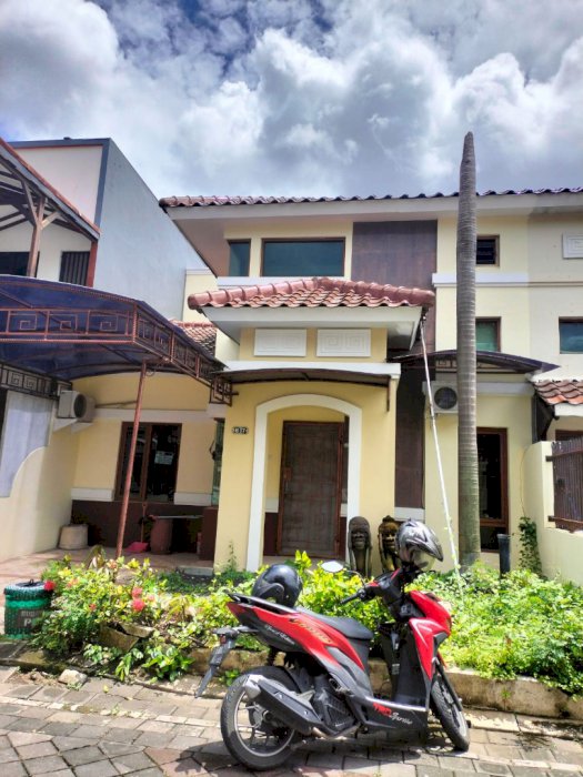 Di jual rumah 2 lantai lokasi strategis Graha Wahid Semarang