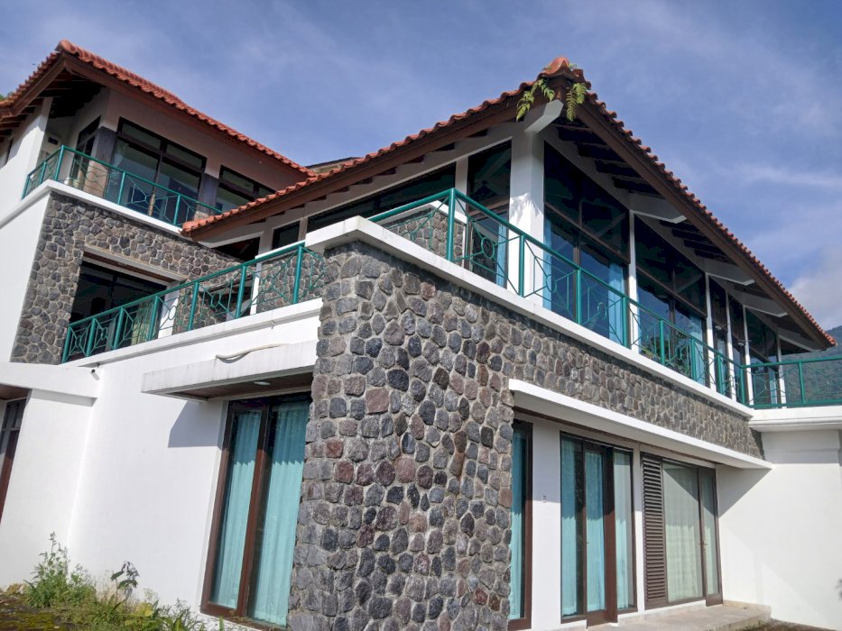 Di jual villa mewah di Palasari Cipanas Cianjur