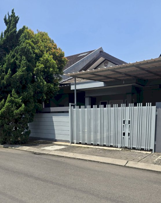 Dijual Komplek Perumahan Singgasana Pradana Bandung