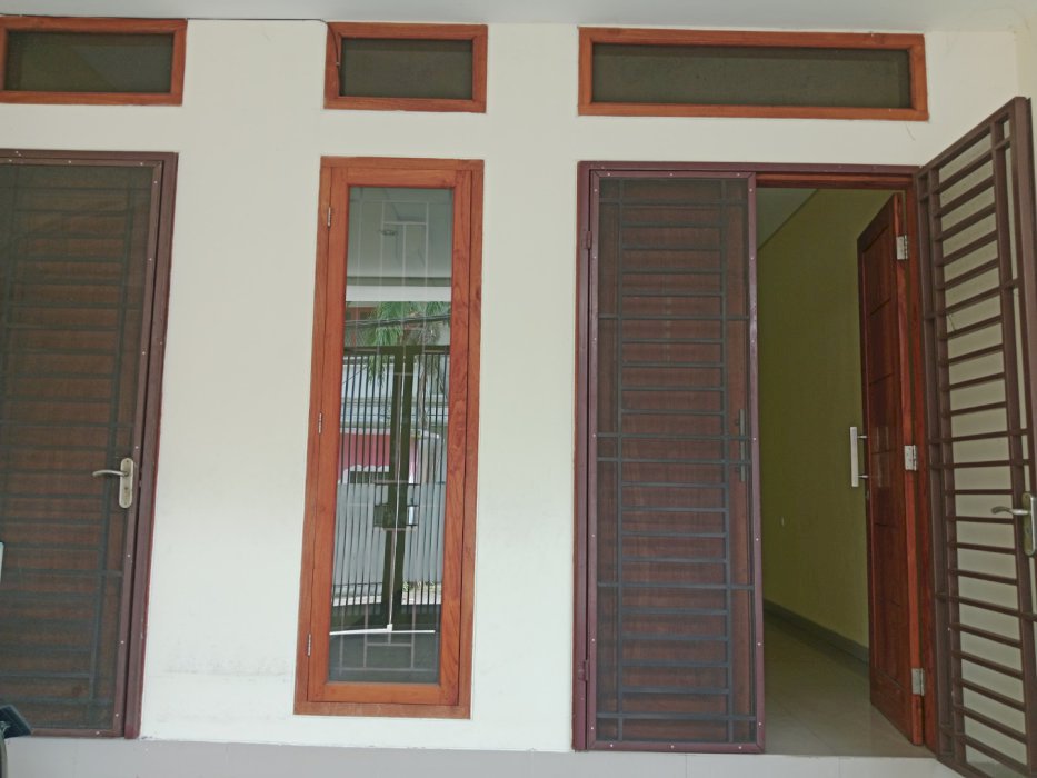 DIJUAL CEPAT: RUMAH MODERN SIAP HUNI DI KOJA, JAKUT