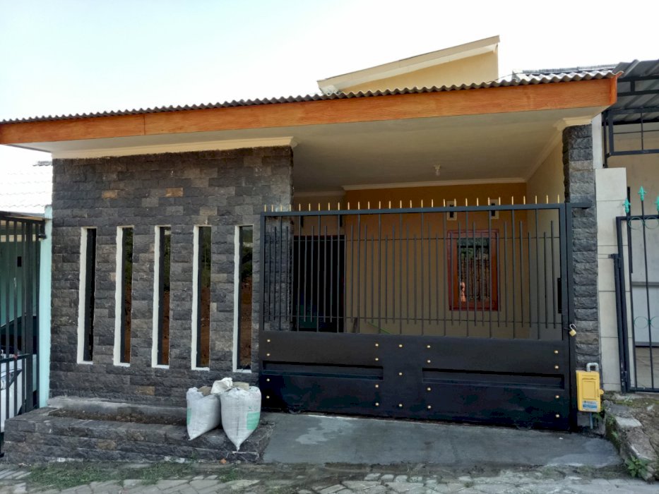 Di jual rumah baru siap huni di Sawojajar Kota Malang