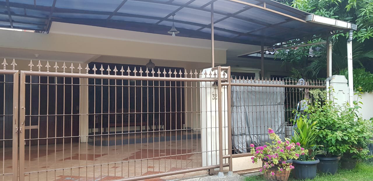Rumah lama 1 lnt lebàr 14m masih bisa di huni