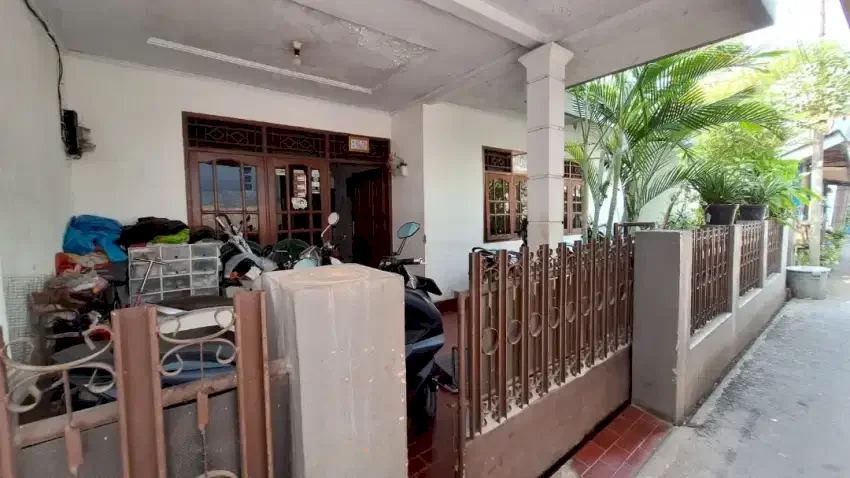 Dijual cepat rumah strategis tengah kota