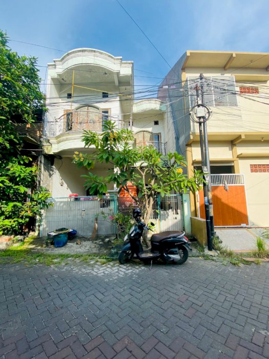 DIJUAL CEPAT RUMAH 2 LANTAI – NYAMAN & STRATEGIS