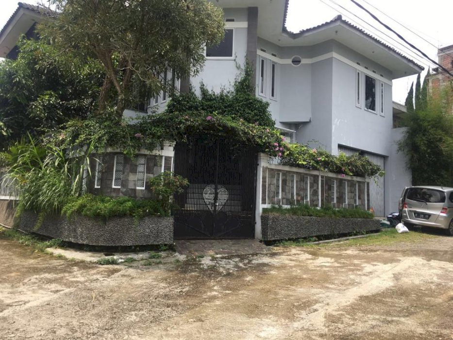 RUMAH MEWAH FULL FURNISH DI VILLA SARIWANGI