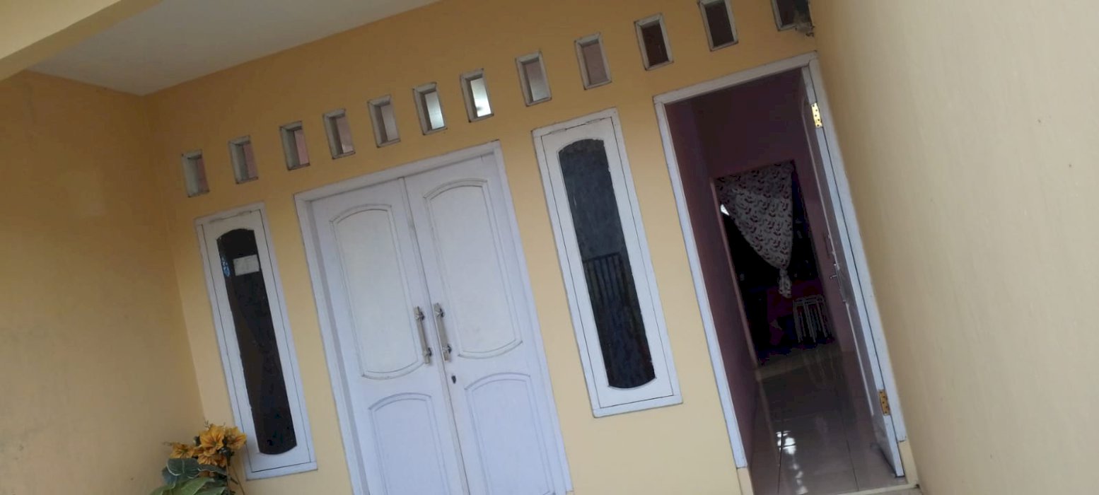 RUMAH Dekat Stasiun Cilebut
