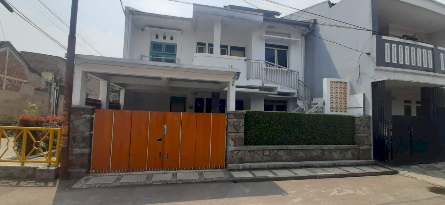 Sewa Rumah Lantai 2 khusus untuk puteri/karyawati