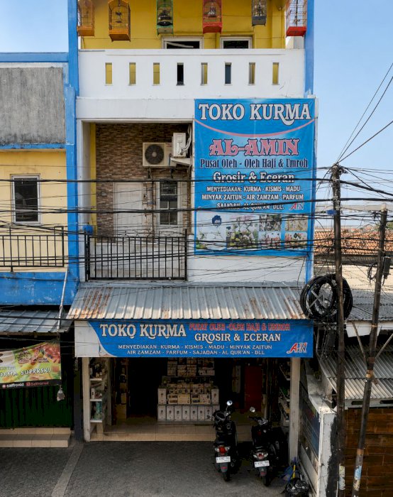 Di jual ruko strategis di sebrang Al Azhar Summarecon Bekasi