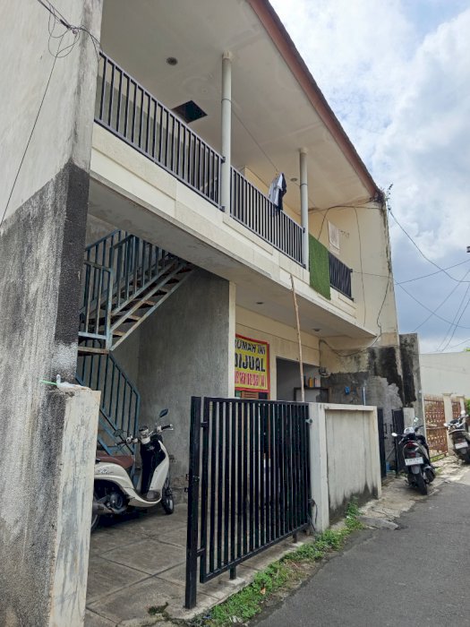 DI JUAL RUMAH + KOS"AN 9 PINTU