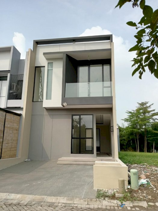Rumah Green Lake Citraland, 2 Lantai, Surabaya Barat, Nego Tipis