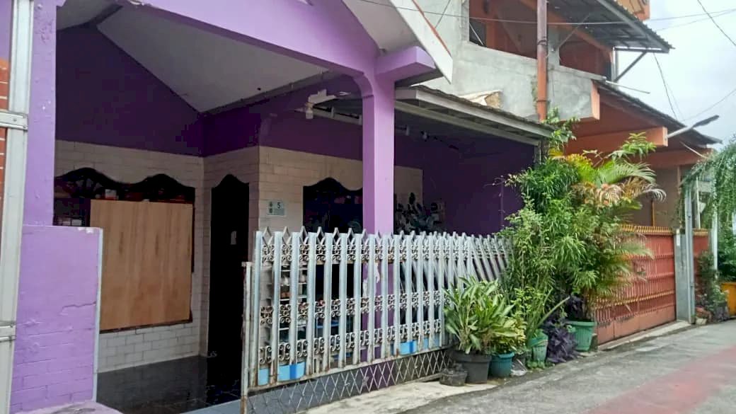 Di jual rumah 2 lantai lokasi strategis di Bakti Jaya Depok Timur