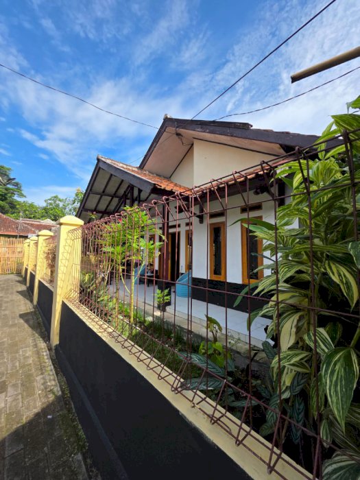 Di jual rumah strategis siap huni di Cisaat Kadungora Garut