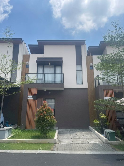 RUMAH CANTIK MEWAH FULL FURNISHED, PERSIS DEPAN AEON DELTAMAS!