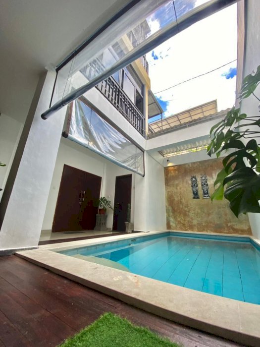 Di jual murah villa 3 lantai full furnished di Ungasan Bali