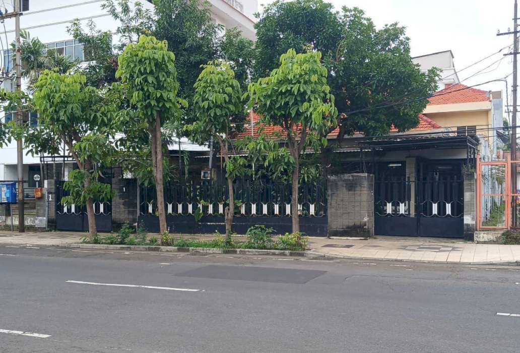 Rumah Usaha 2 Lt Jln Kartini Surabaya Timur, Komersil Area, Nego