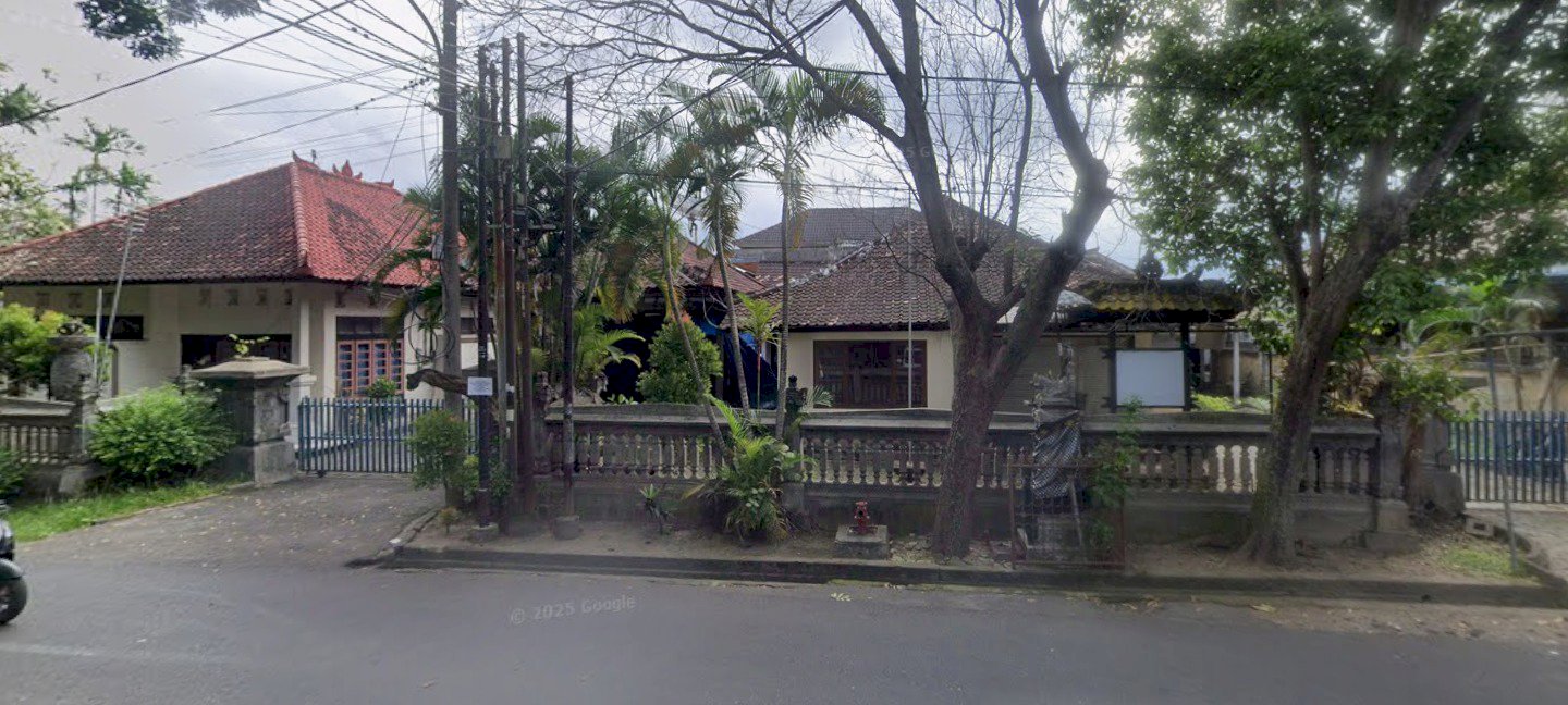 Rumah dan toko strategis  posisi pusat bisnis di Denpasar