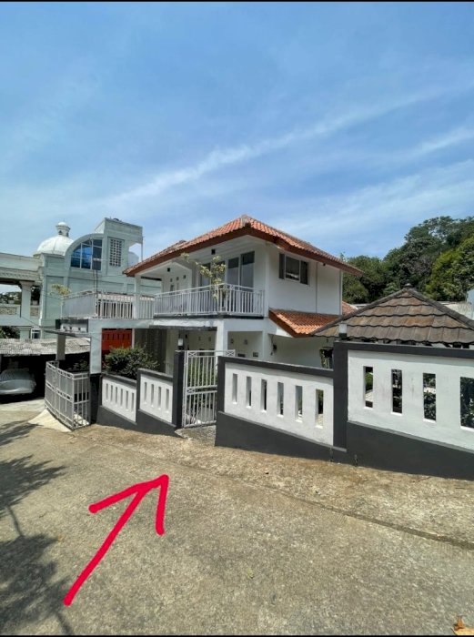 Di jual rumah  dan tanah kosong lokasi strategis di Ciawi Bogor