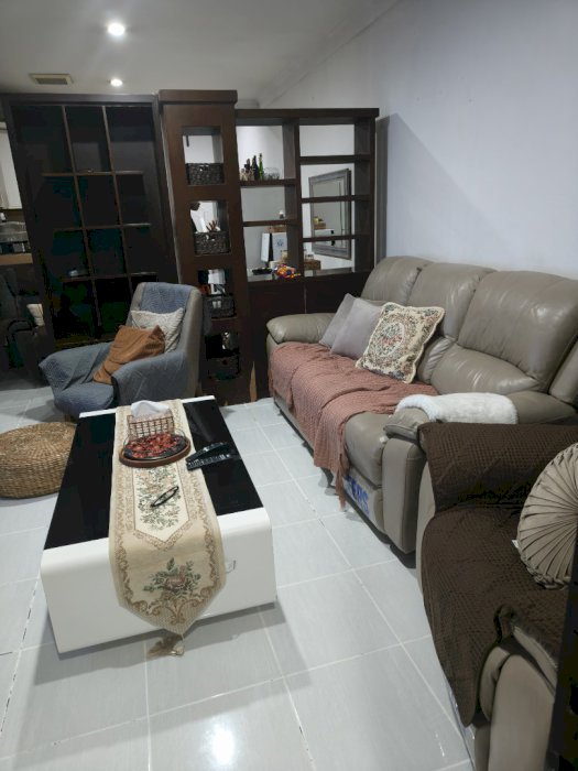 Di jual rumah 2 lantai strategis di Kali Deres Jakarta Barat