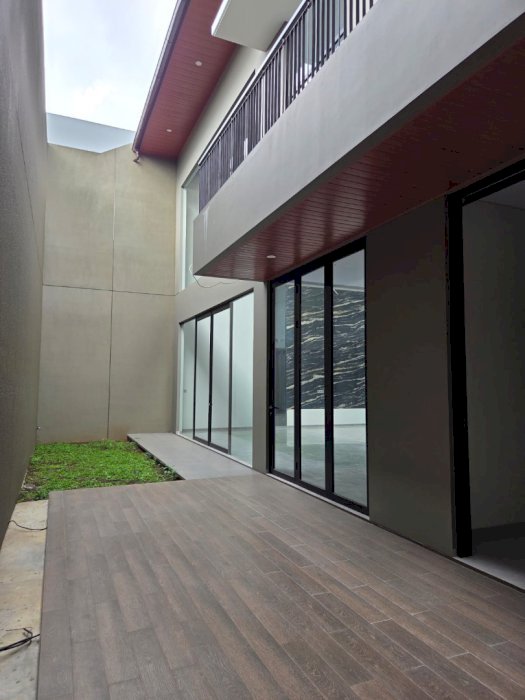 RUMAH MEWAH CLUSTER XANDARI SUMARECON BANDUNG