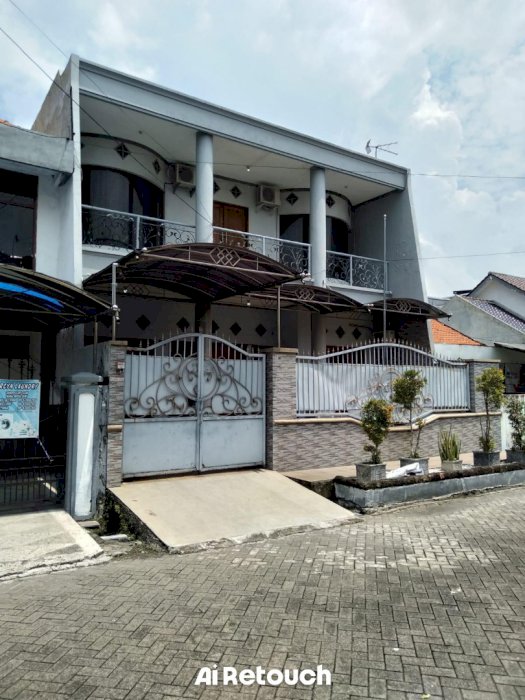 Rumah  Jemursari Surabaya, Bebas Banjir Keamanan 24 Jam, Row 2 Mobil